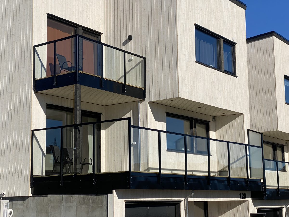 Glasräcken med aluminiumstolpar - Bild 2